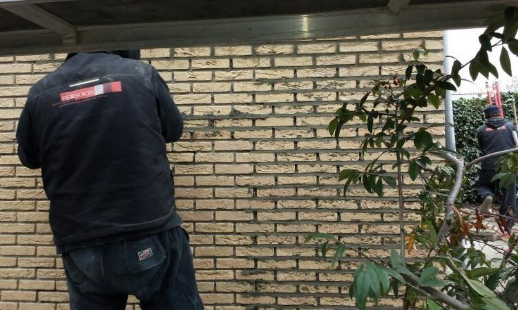 Gevelreiniging en voegwerk vervangen in Amsterdam